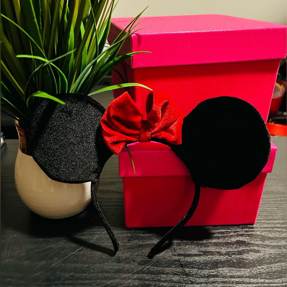 Hot Topic x Disney Minnie Mouse Ears ♥️